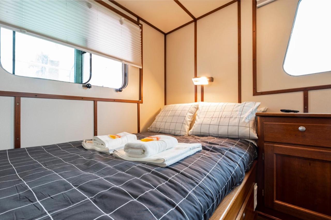 Luxury Boat Hotel 산트 아드리아 데 베소스 외부 사진