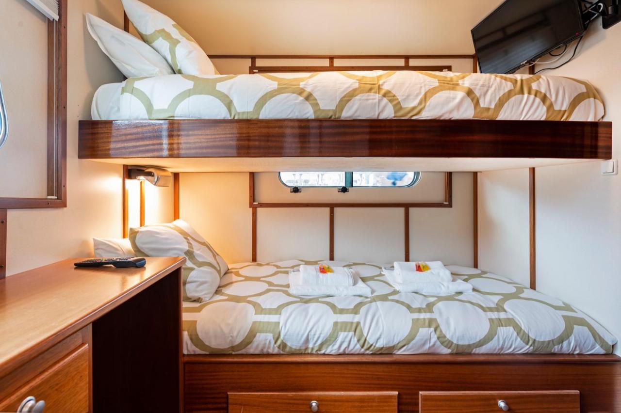 Luxury Boat Hotel 산트 아드리아 데 베소스 외부 사진