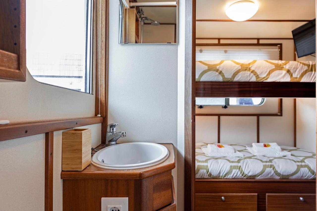 Luxury Boat Hotel 산트 아드리아 데 베소스 외부 사진